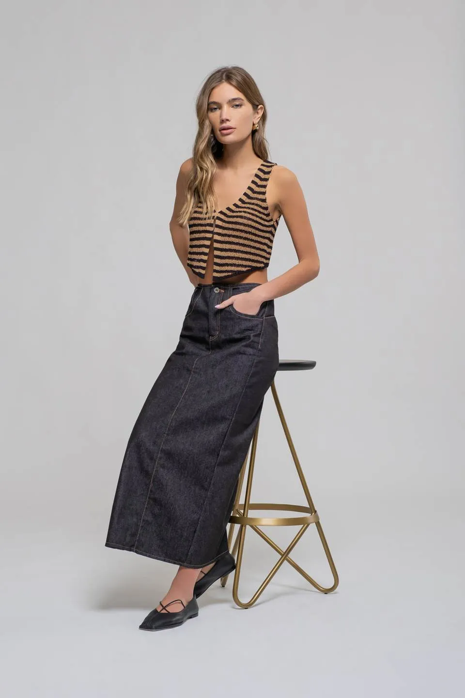 STRIPE V NECK FRONT HOOK SWEATER VEST